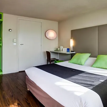 Campanile Evry Ouest - Essonnes 3*