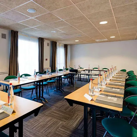 Campanile Evry Ouest - Essonnes 3*