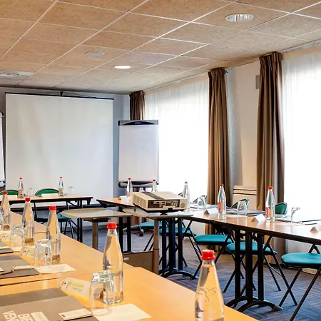 Campanile Evry Ouest - Essonnes Hotel