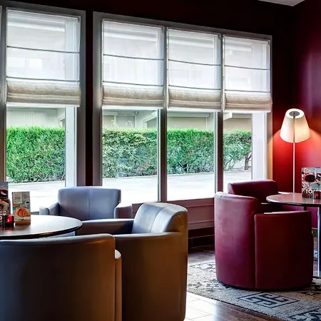 Campanile Evry Ouest - Essonnes 3*