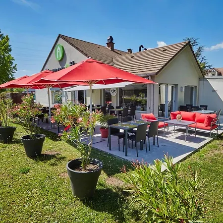 Campanile Evry Ouest - Essonnes Hotel 3*