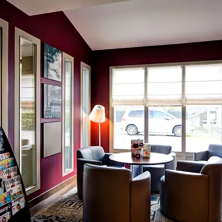 Campanile Evry Ouest - Essonnes 3* كورباي إيسون