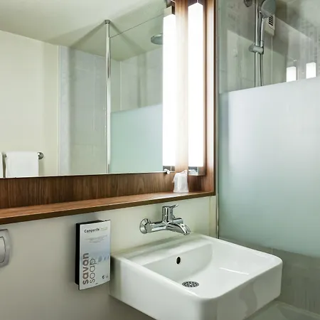 Hotel Campanile Evry Ouest - Essonnes 3*