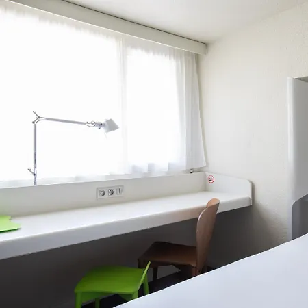 Campanile Evry Ouest - Essonnes Hotel Corbeil-Essonnes