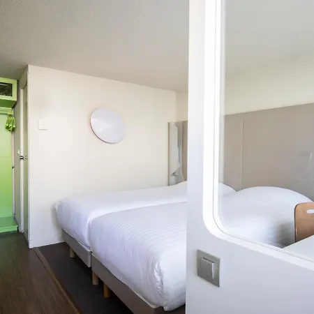 Campanile Evry Ouest - Essonnes فندق كورباي إيسون