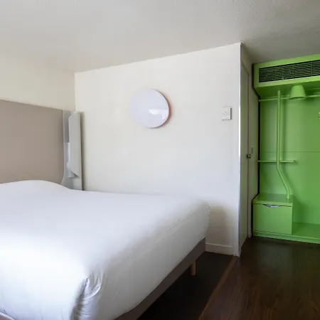 Campanile Evry Ouest - Essonnes كورباي إيسون