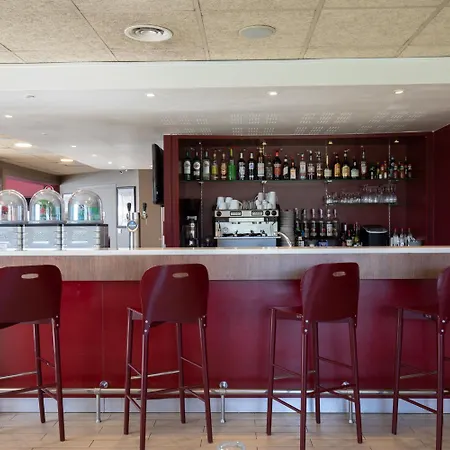 Campanile Evry Ouest - Essonnes 3*