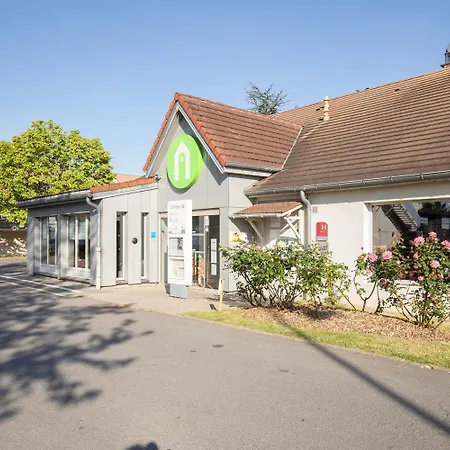 Campanile Evry Ouest - Essonnes Hotel 3*