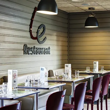 فندق Campanile Evry Ouest - Essonnes كورباي إيسون