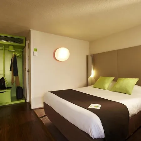 Campanile Evry Ouest - Essonnes فندق