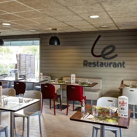 Campanile Evry Ouest - Essonnes 3*