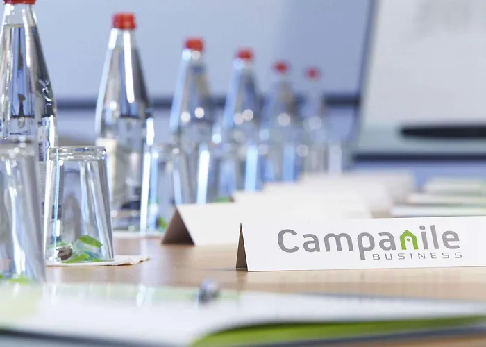 Campanile Evry Ouest - Essonnes Hotel 3*