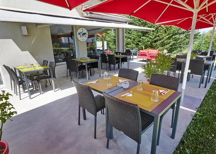 Campanile Evry Ouest - Essonnes Hotel