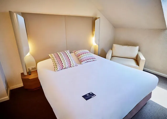 Hotel Campanile Evry Ouest - Essonnes 3*