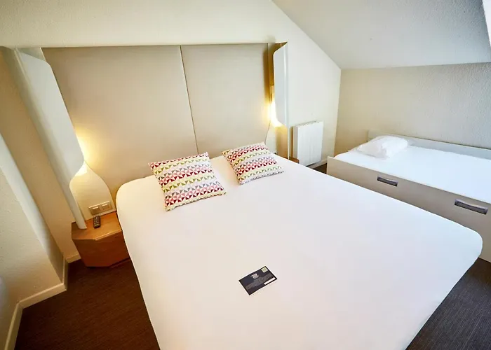 Hotell Campanile Evry Ouest - Essonnes 3*