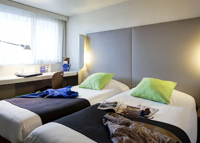 Campanile Evry Ouest - Essonnes 3*